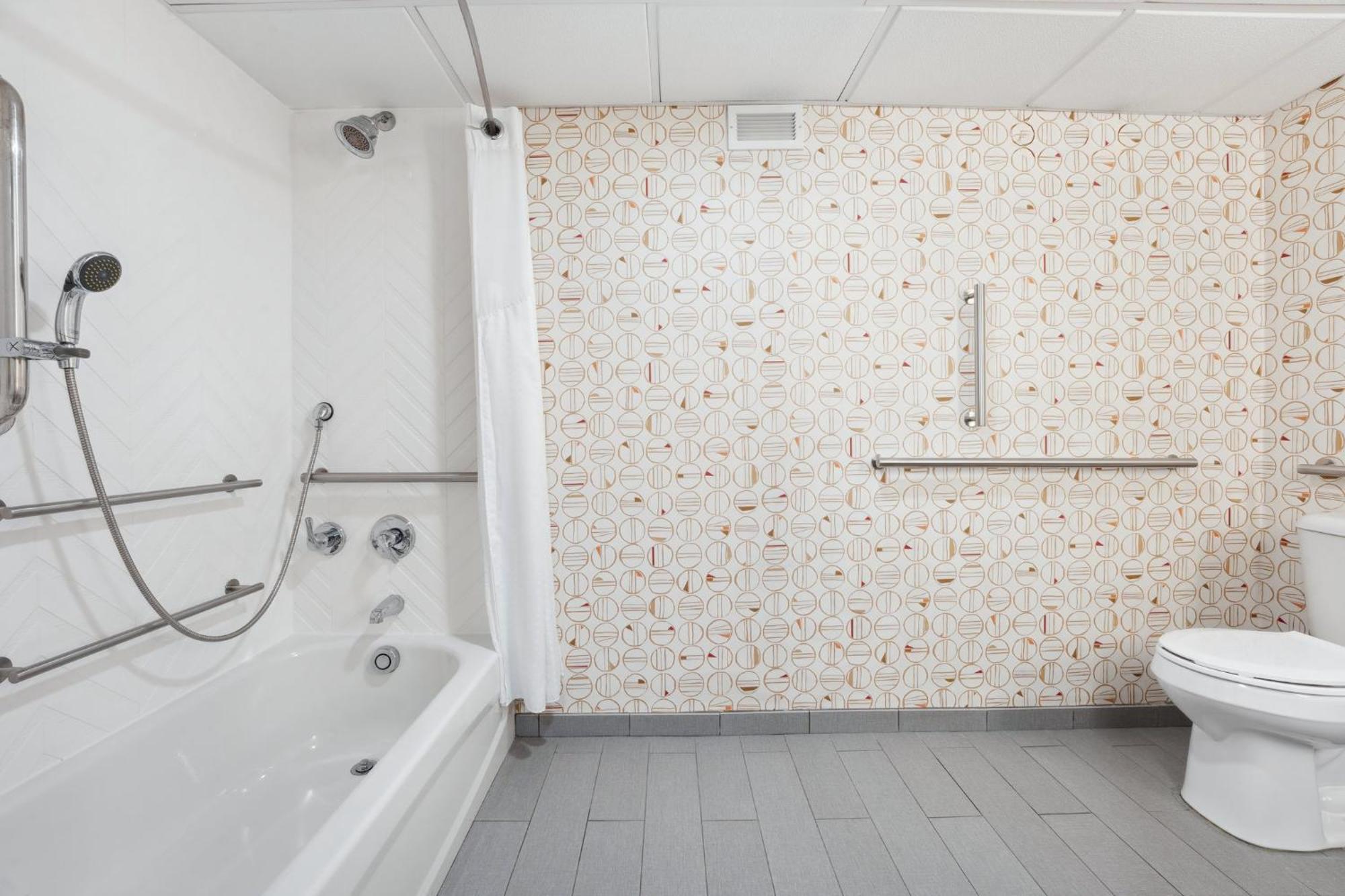Holiday Inn Portsmouth By Ihg Екстериор снимка